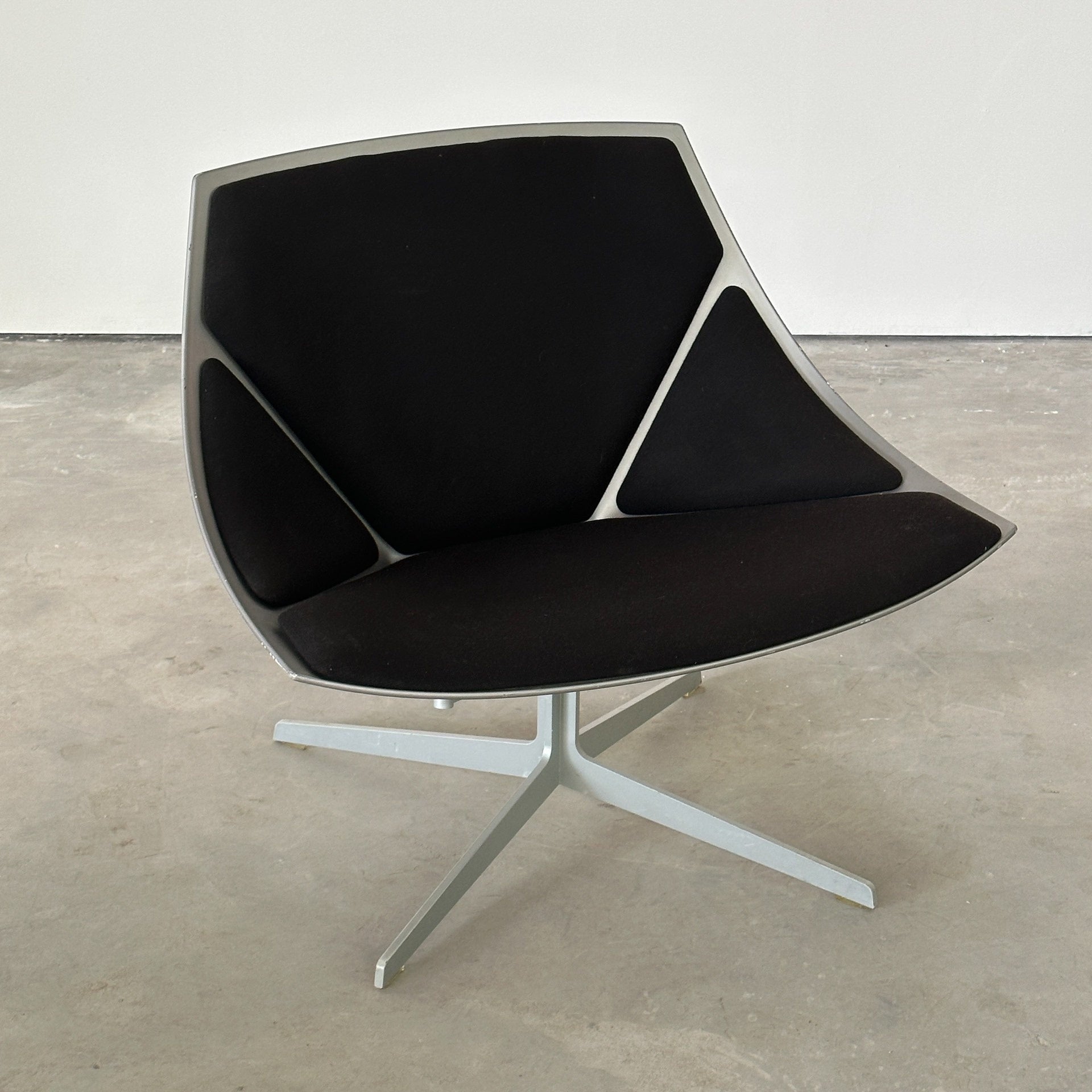 JL10 Space Chair: by Fritz Hansen