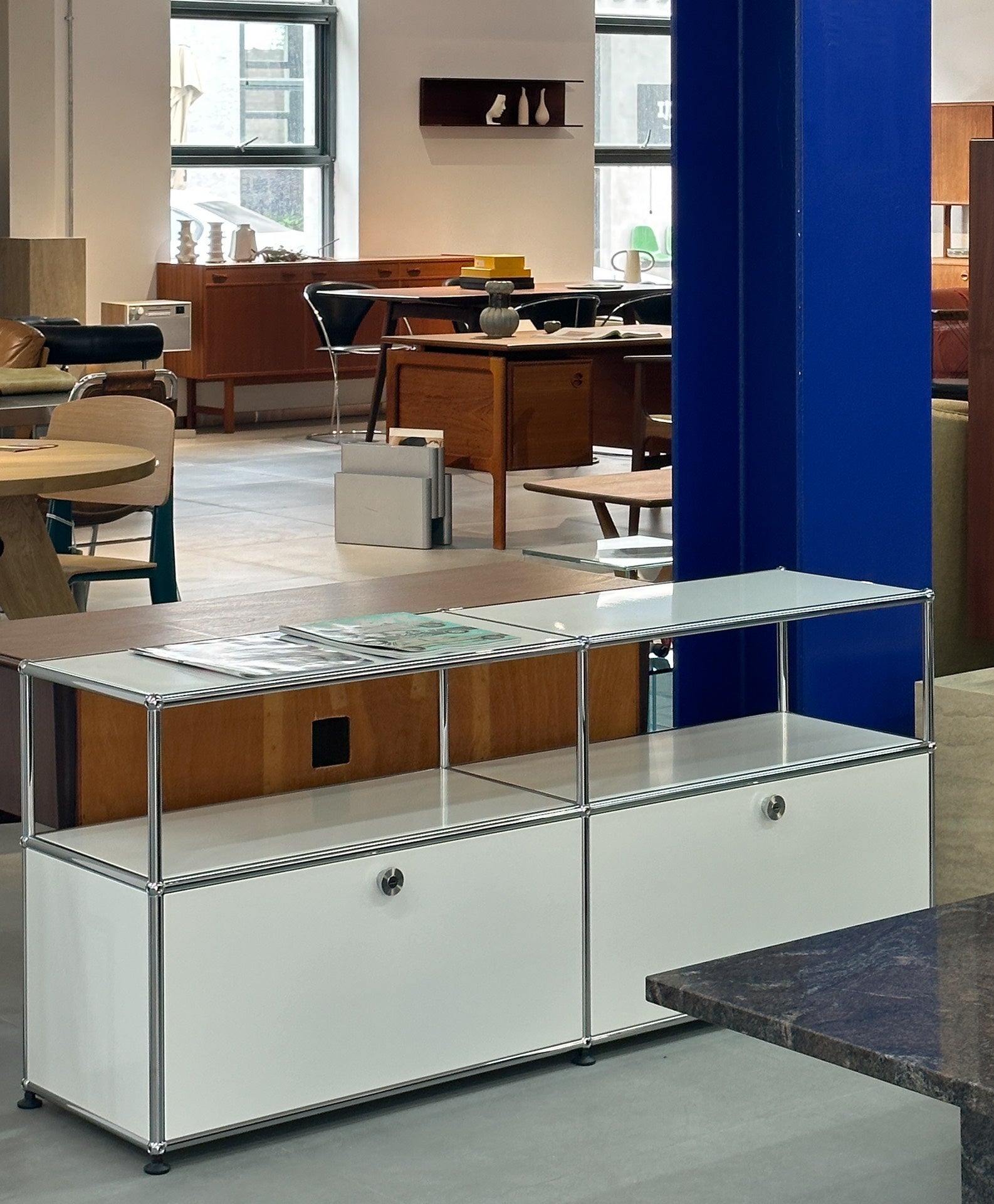 White Genuine USM Side Cabinet: USM SC