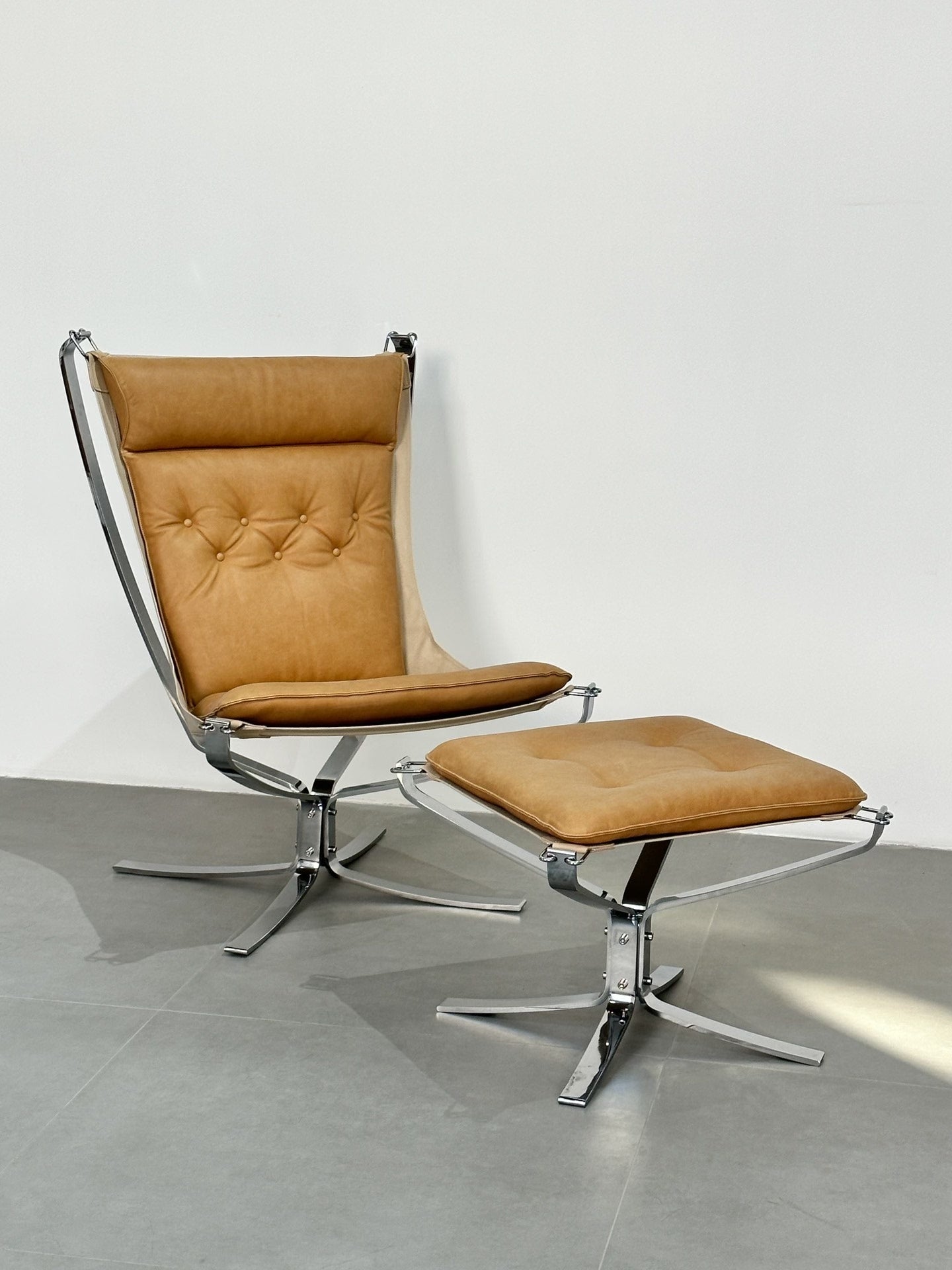 Falcon Chair Classic Metal Frame with Retro Sand Leather and Footrest Complete Set by Sigurd Resell