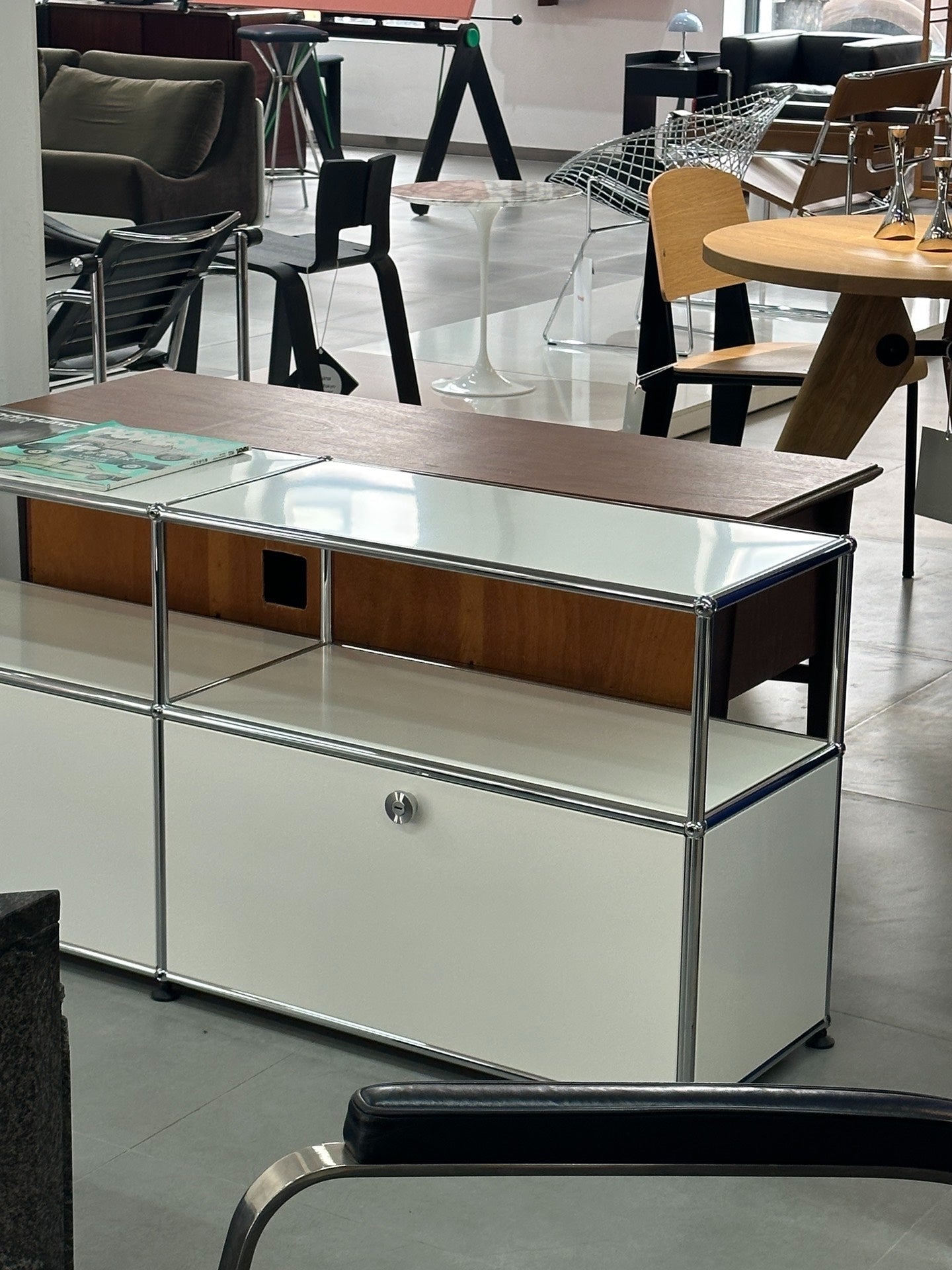 White Genuine USM Side Cabinet: USM SC