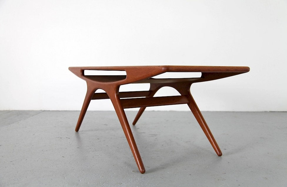 Smile Coffee Table: JAC by Johannes Andersen