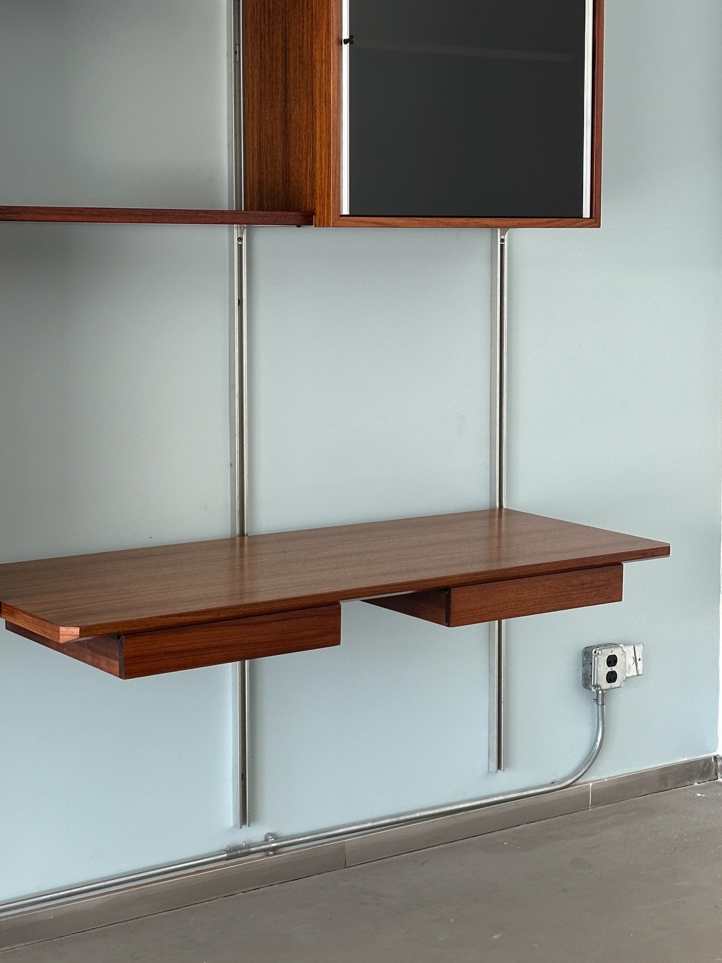 Minimalist Bauhaus Style Wall Frame System by Osvaldo Borsani