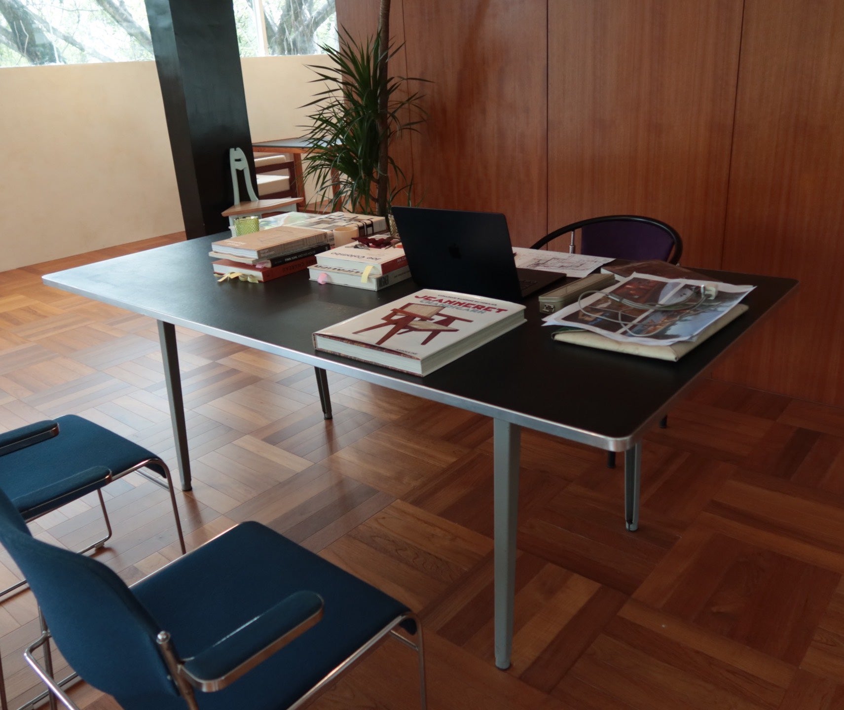 Reform table
