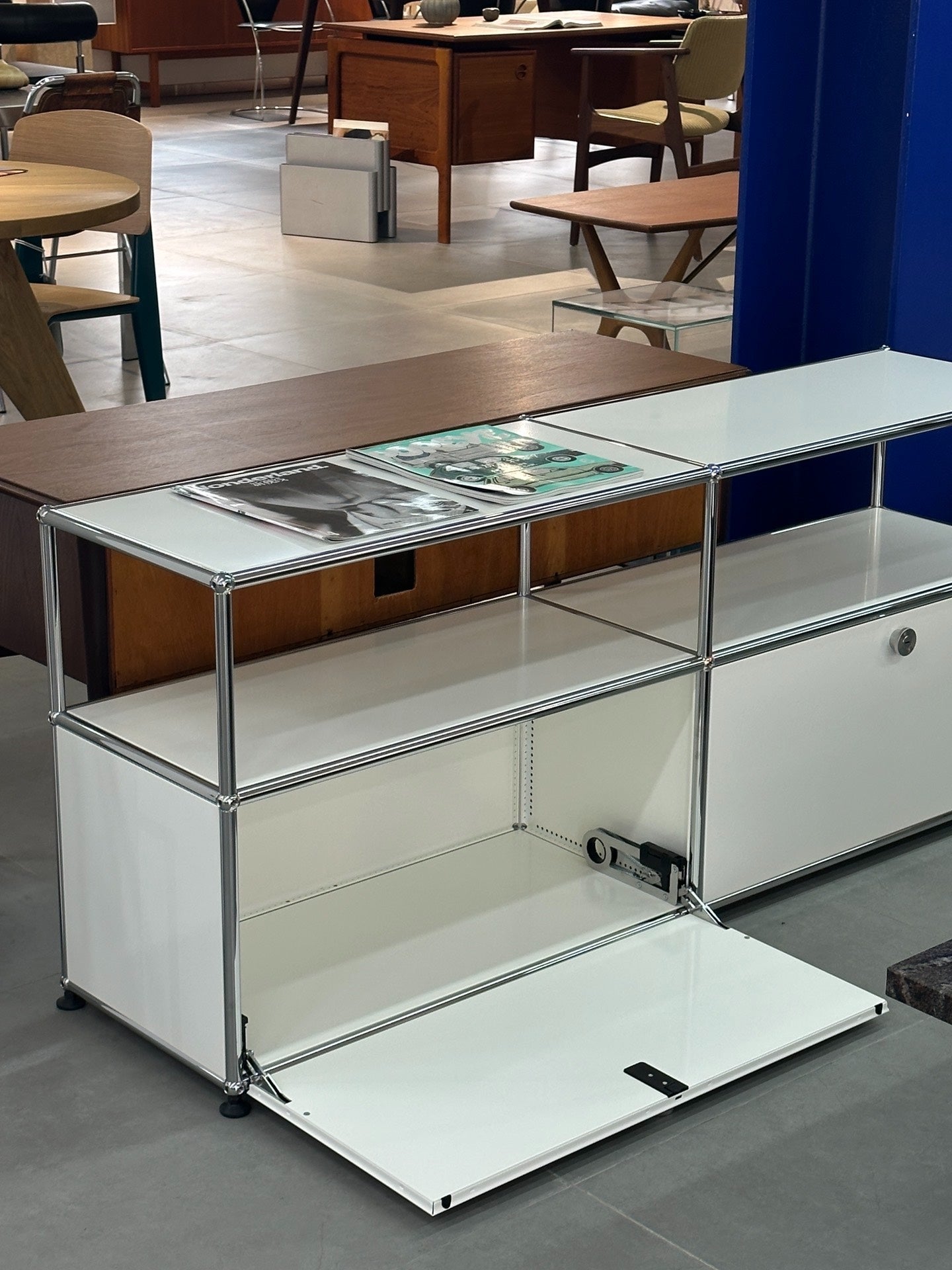 White Genuine USM Side Cabinet: USM SC