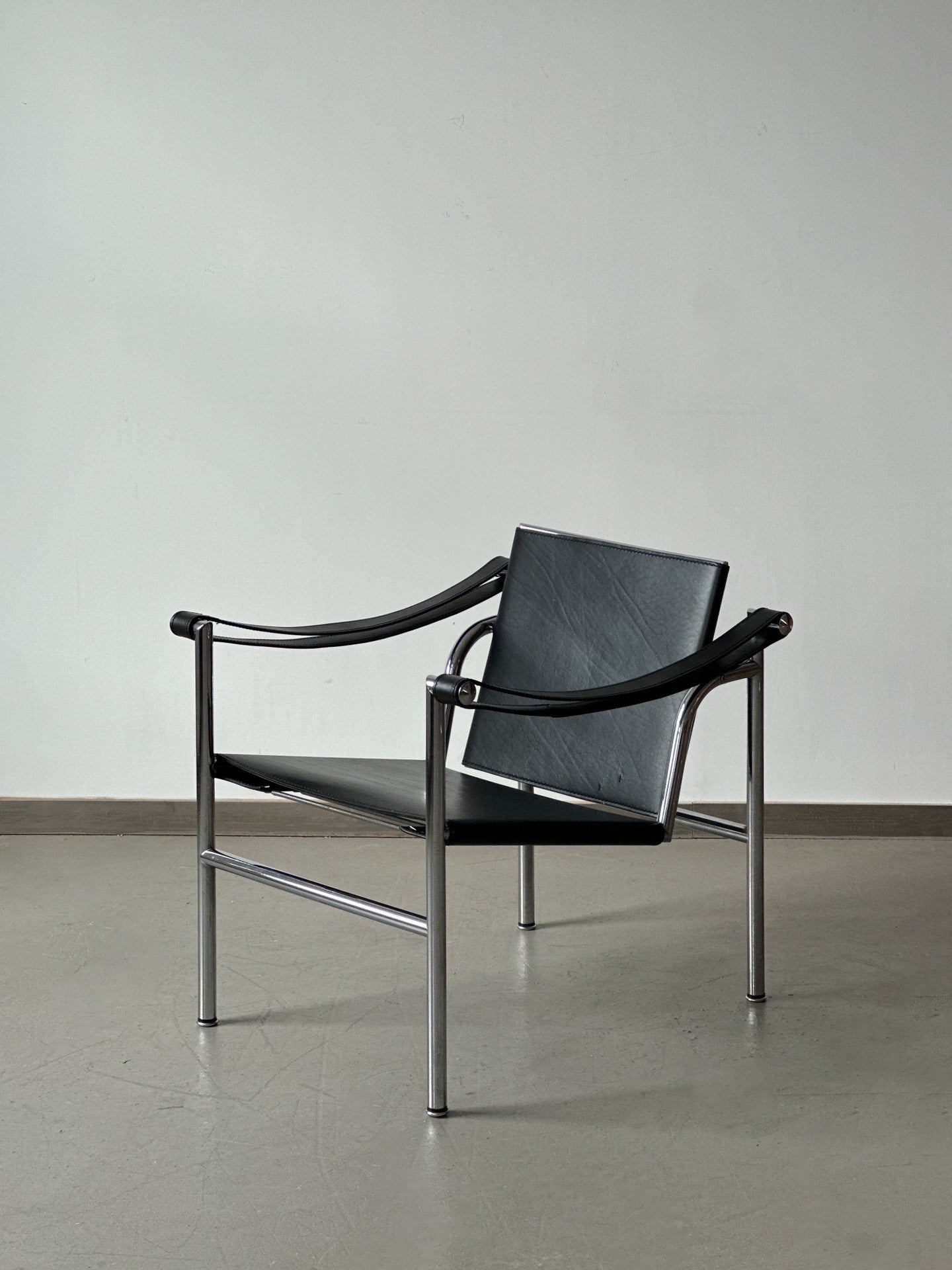 LC1 Armchair by Le Corbusier