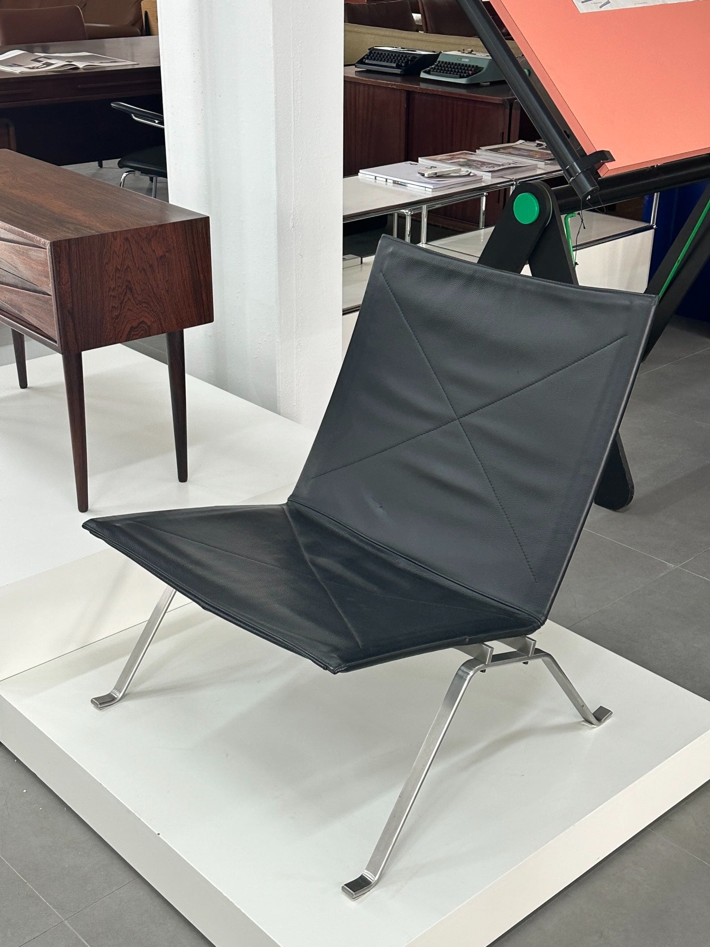 PK22 Lounge Chair: PK22 by Poul Kjærholm