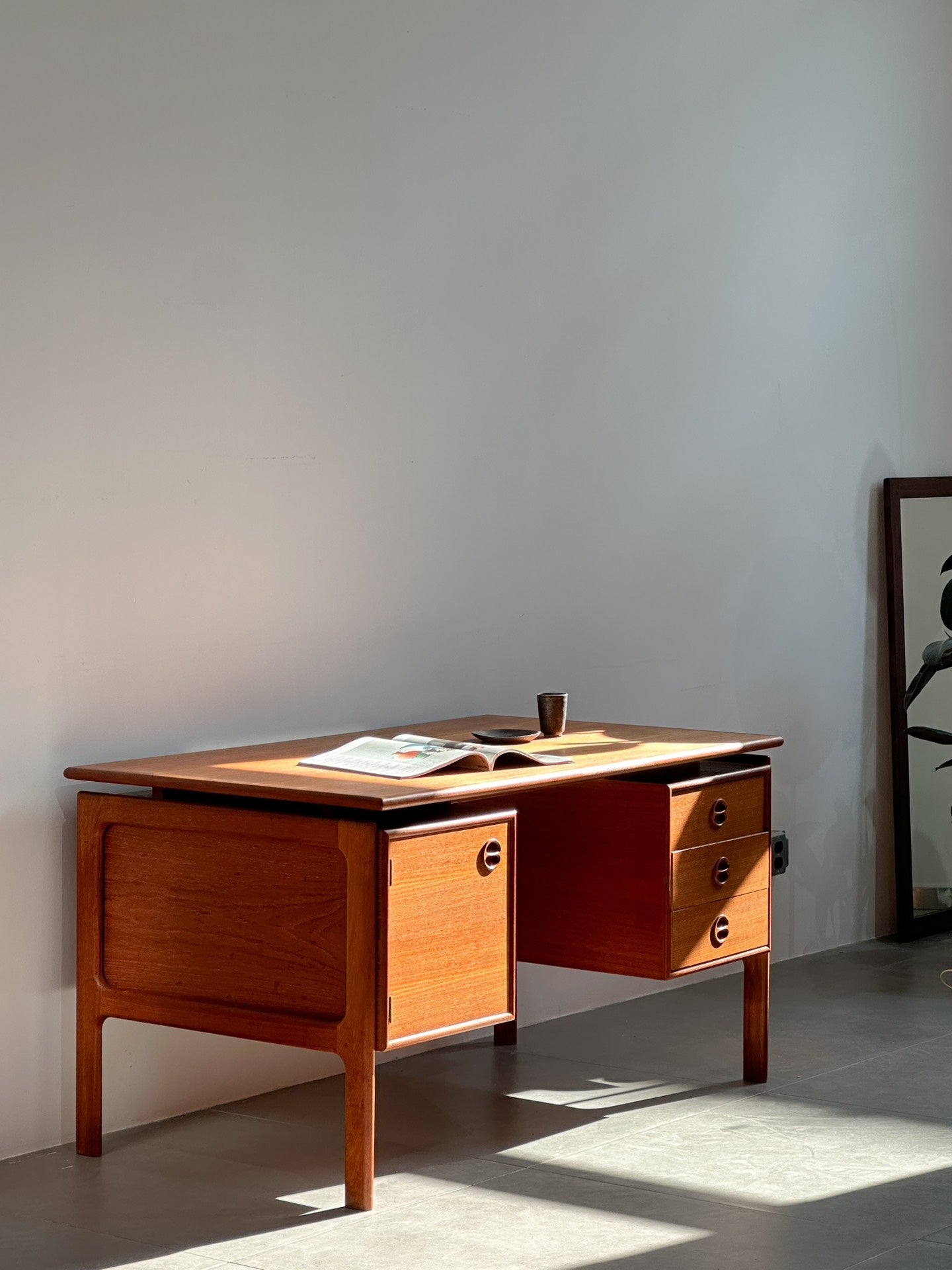 Danish Teak Desk by GV Møbler: 1960s Design