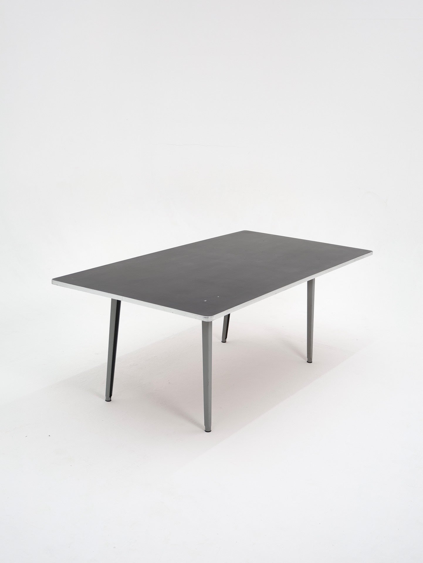 Reform table