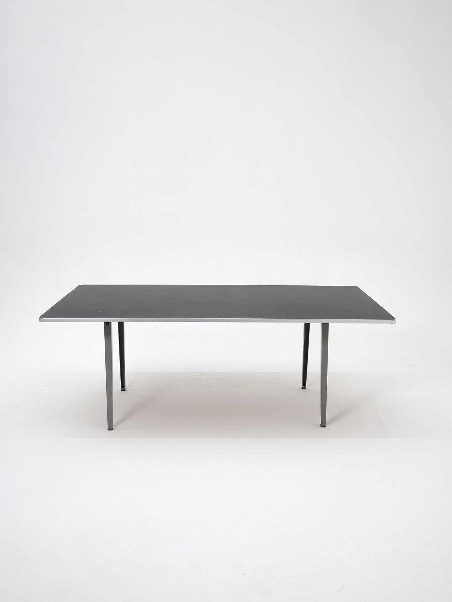 Reform table