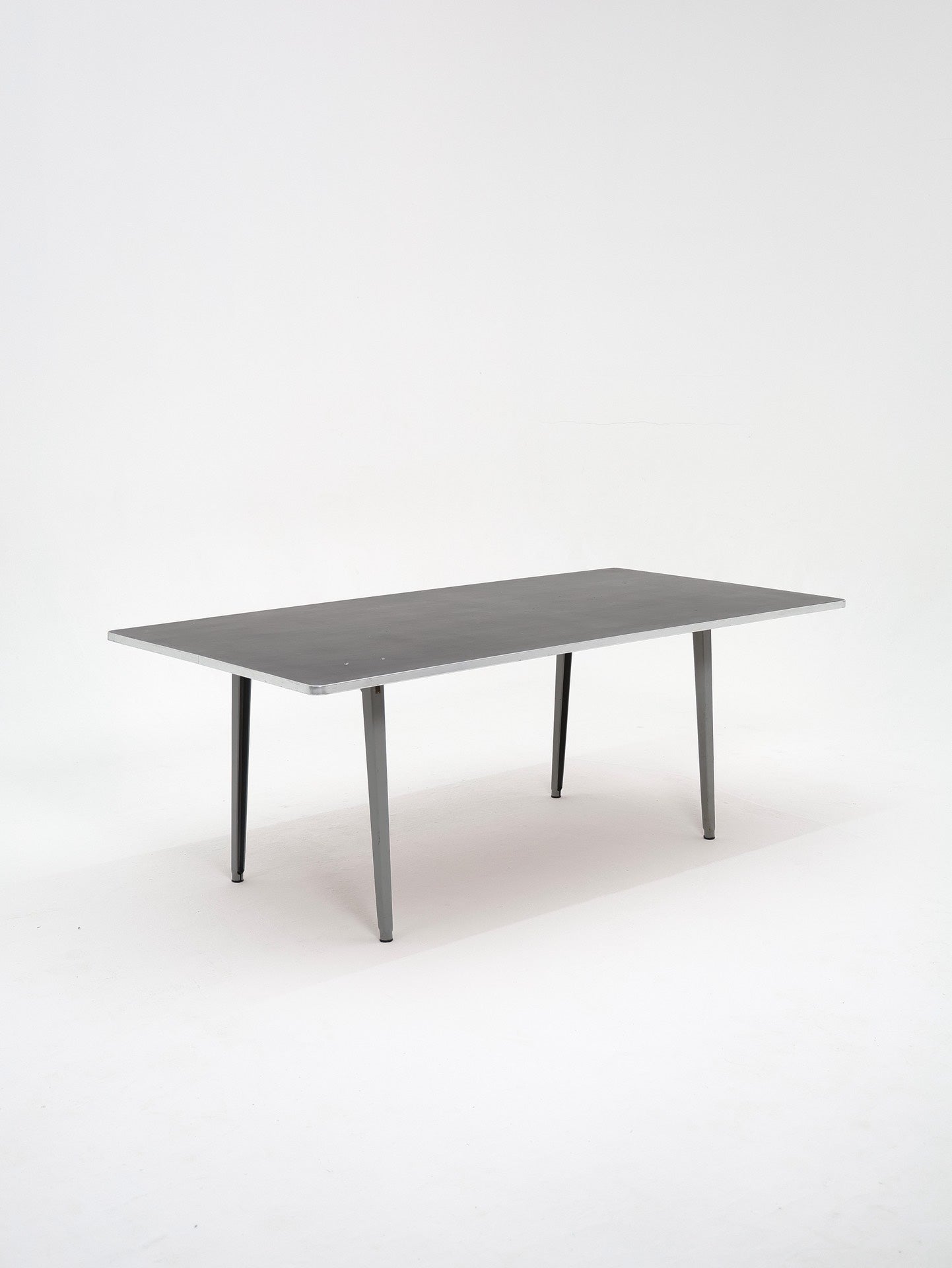 Reform table