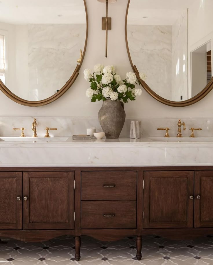 Vivere Oval Mirror