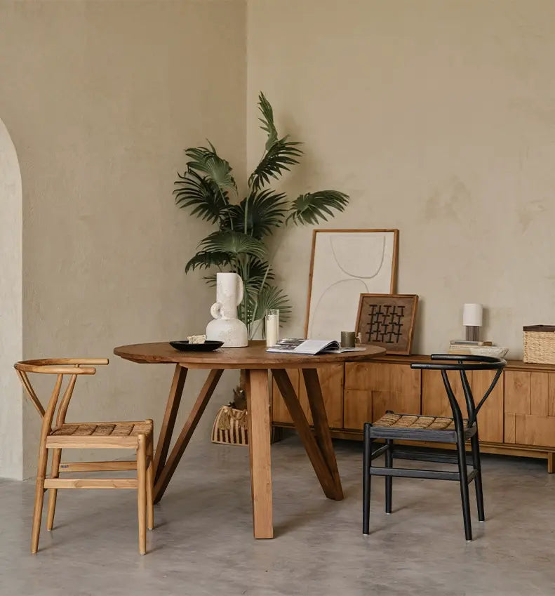 Giuseppe Solid Wood Retro Medieval Round Table