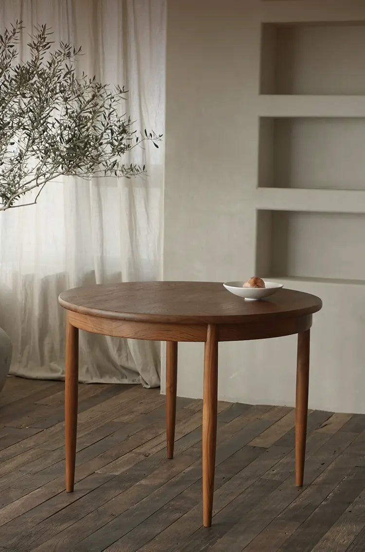 Séraphine Teak Round Vintage Dining Table
