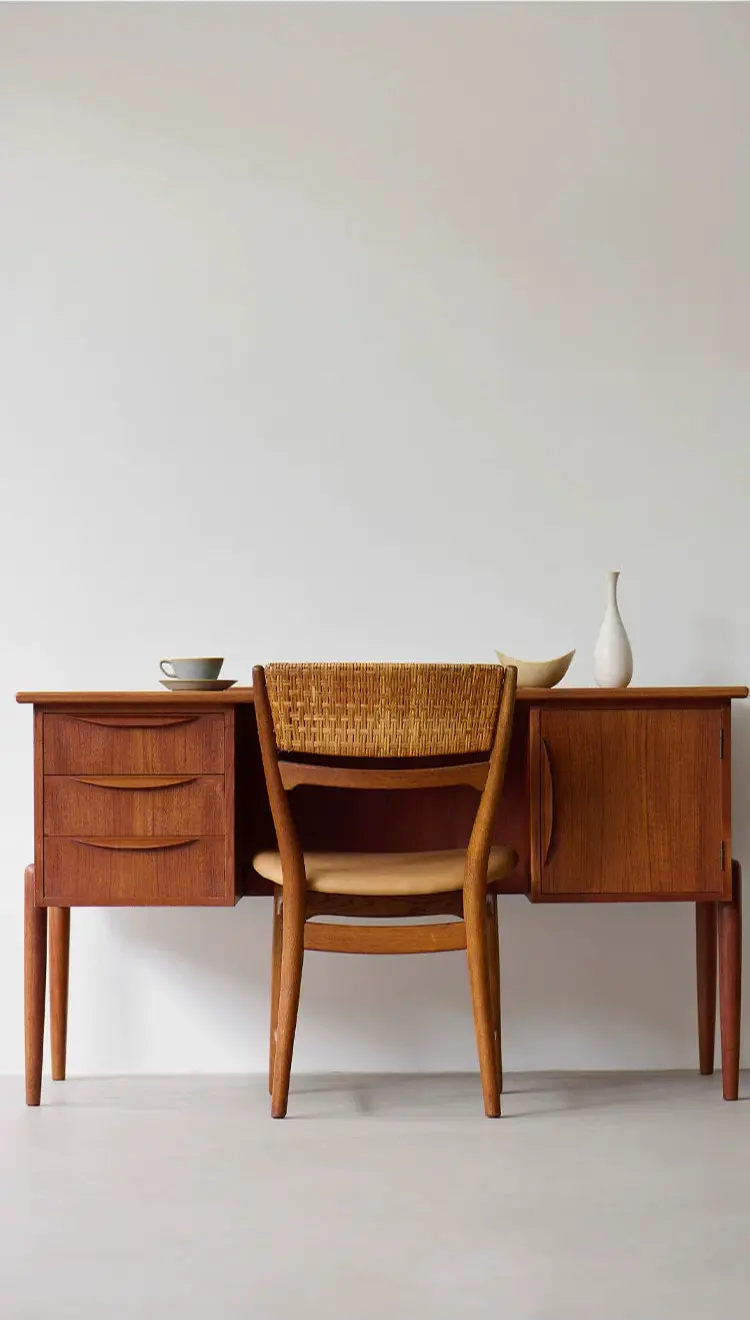 Léopold Nordic Bedroom Desk with Drawers
