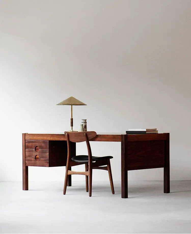 Gaia Minimalist Solid Wood Writing Desk