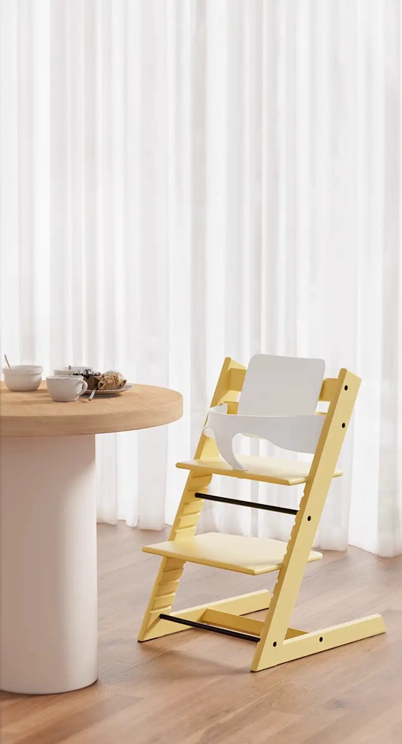 Zéphyr Red Solid Wood Growth Chair