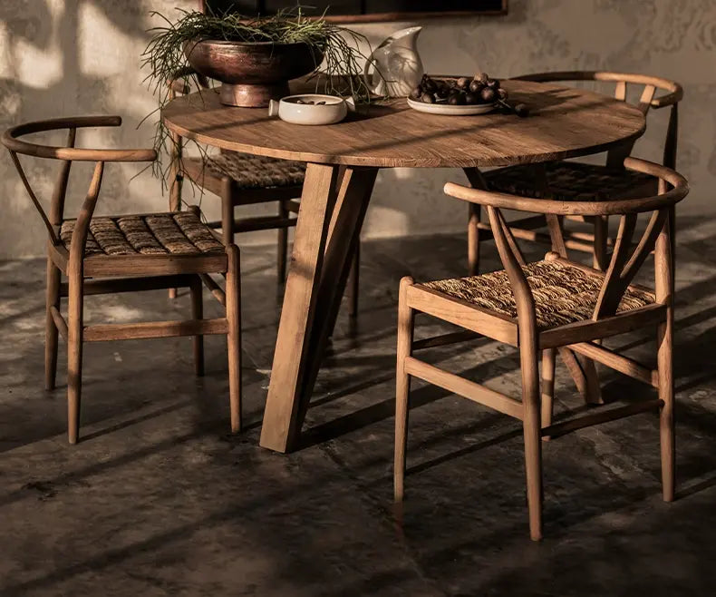 Giuseppe Solid Wood Retro Medieval Round Table