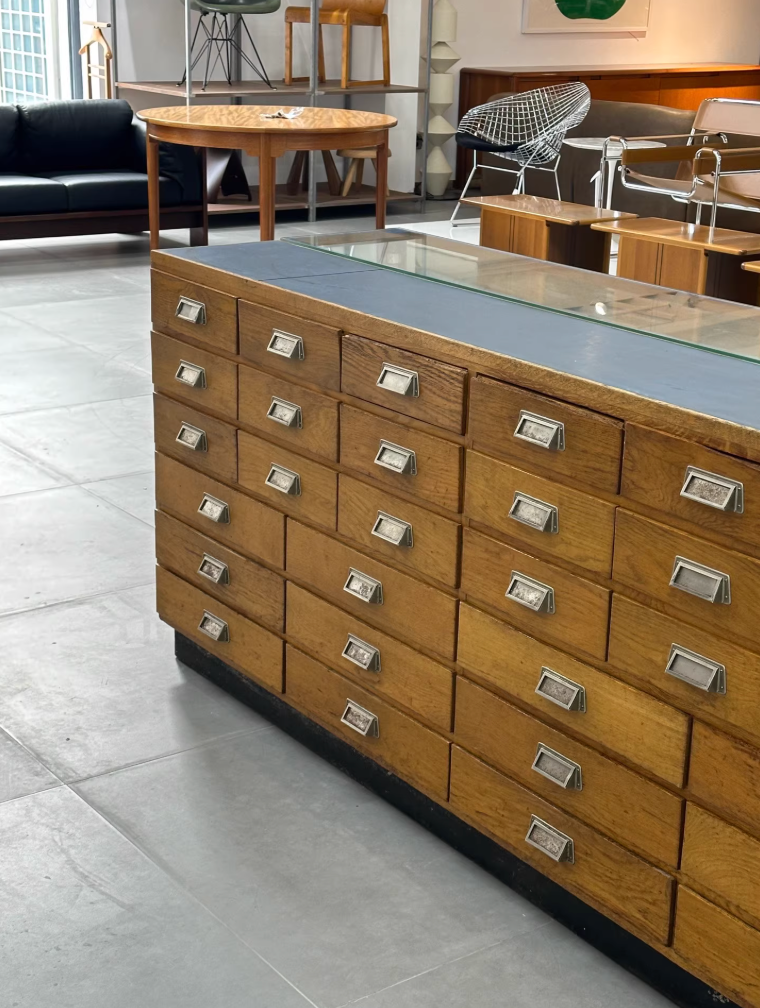 European Display Cabinet: Vintage DC by Belgium