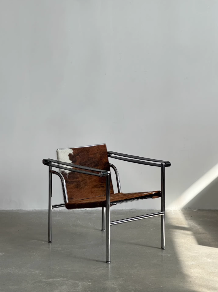 LC1 Armchair: LC1 by Le Corbusier