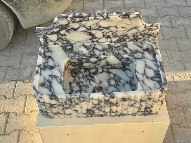 Elodie Calacatta viola backsplash marble sink