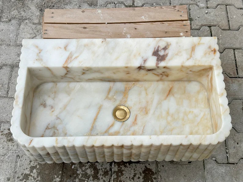 Romeo Calacatta ribbed Gold marble sink