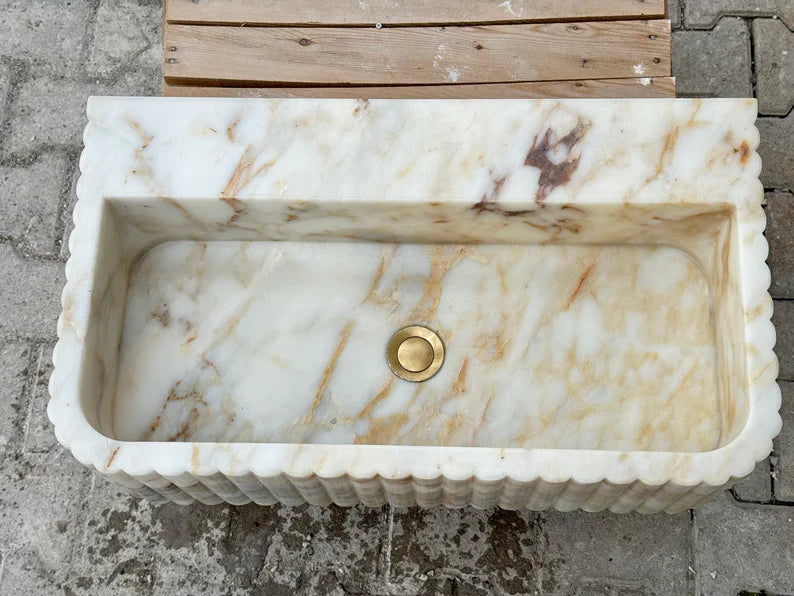 Romeo Calacatta ribbed Gold marble sink