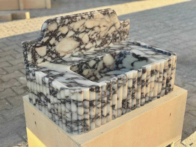Elodie Calacatta viola backsplash marble sink