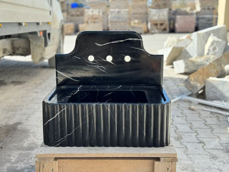 Barthélemy Nero Ribbed Marble Sink - Wall Mounted