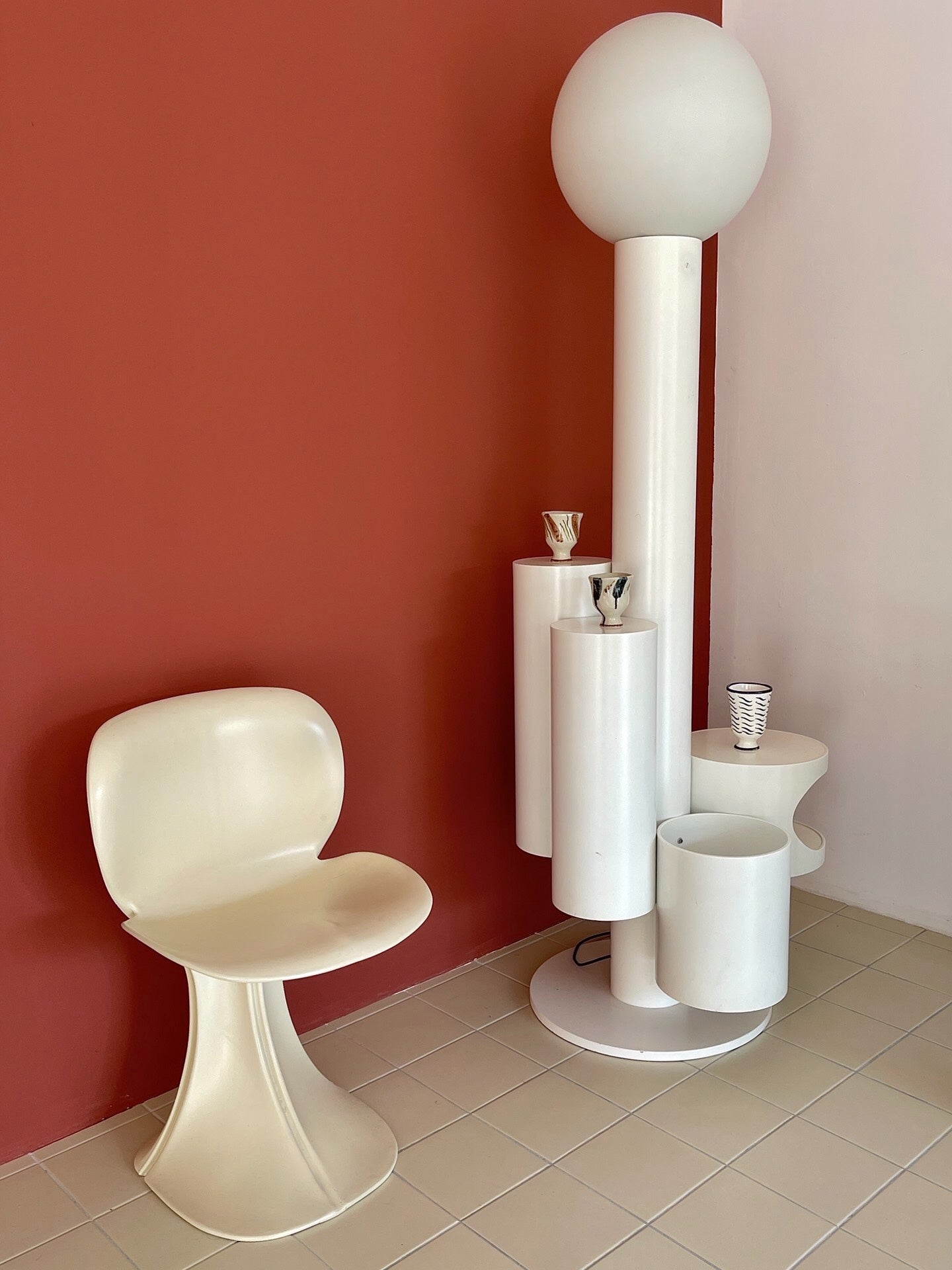 8810 Floral Petal Chair Off-White by Pierre Paulin