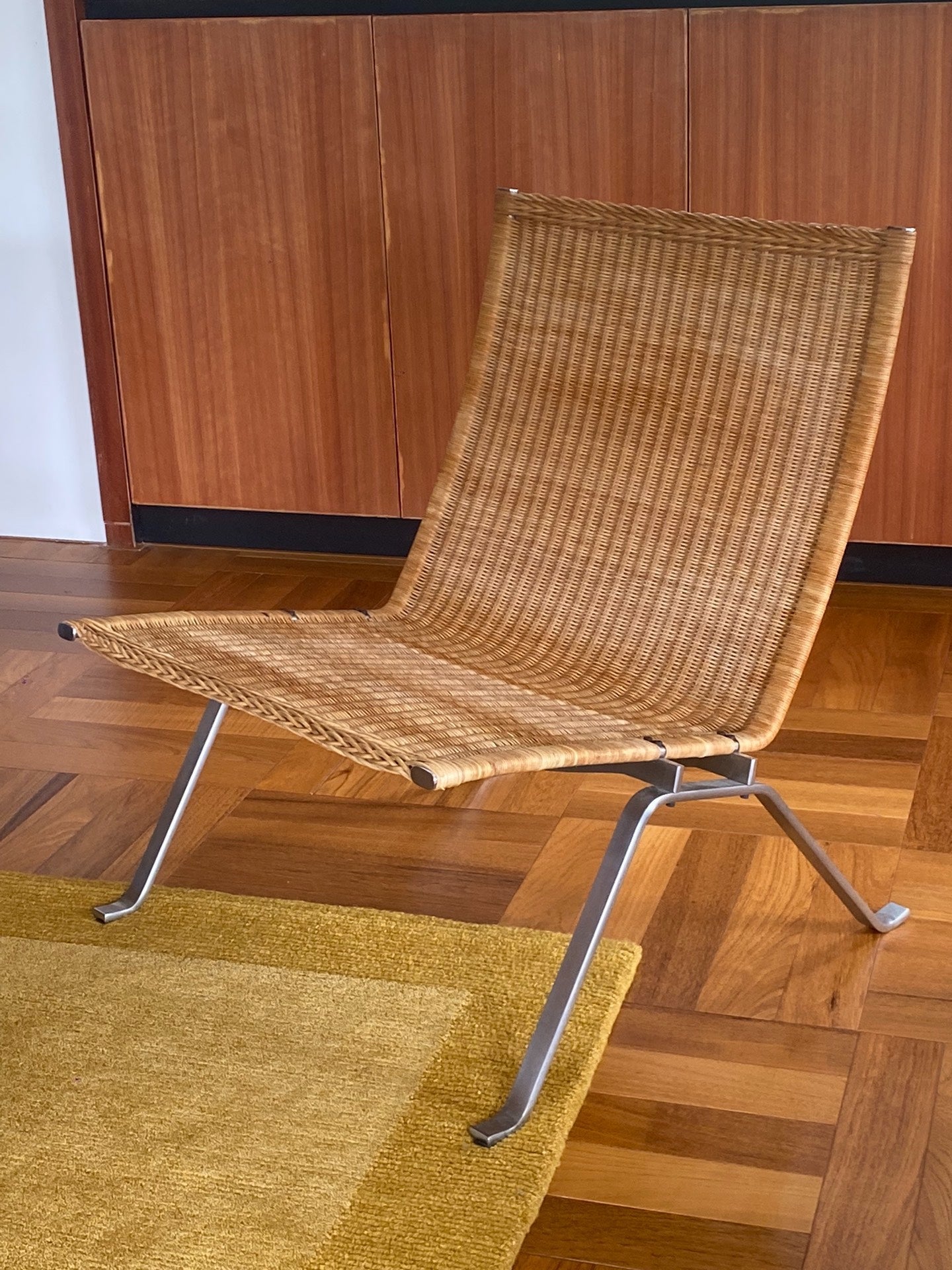 PK22 Leisure Chair by Poul Kjærholm