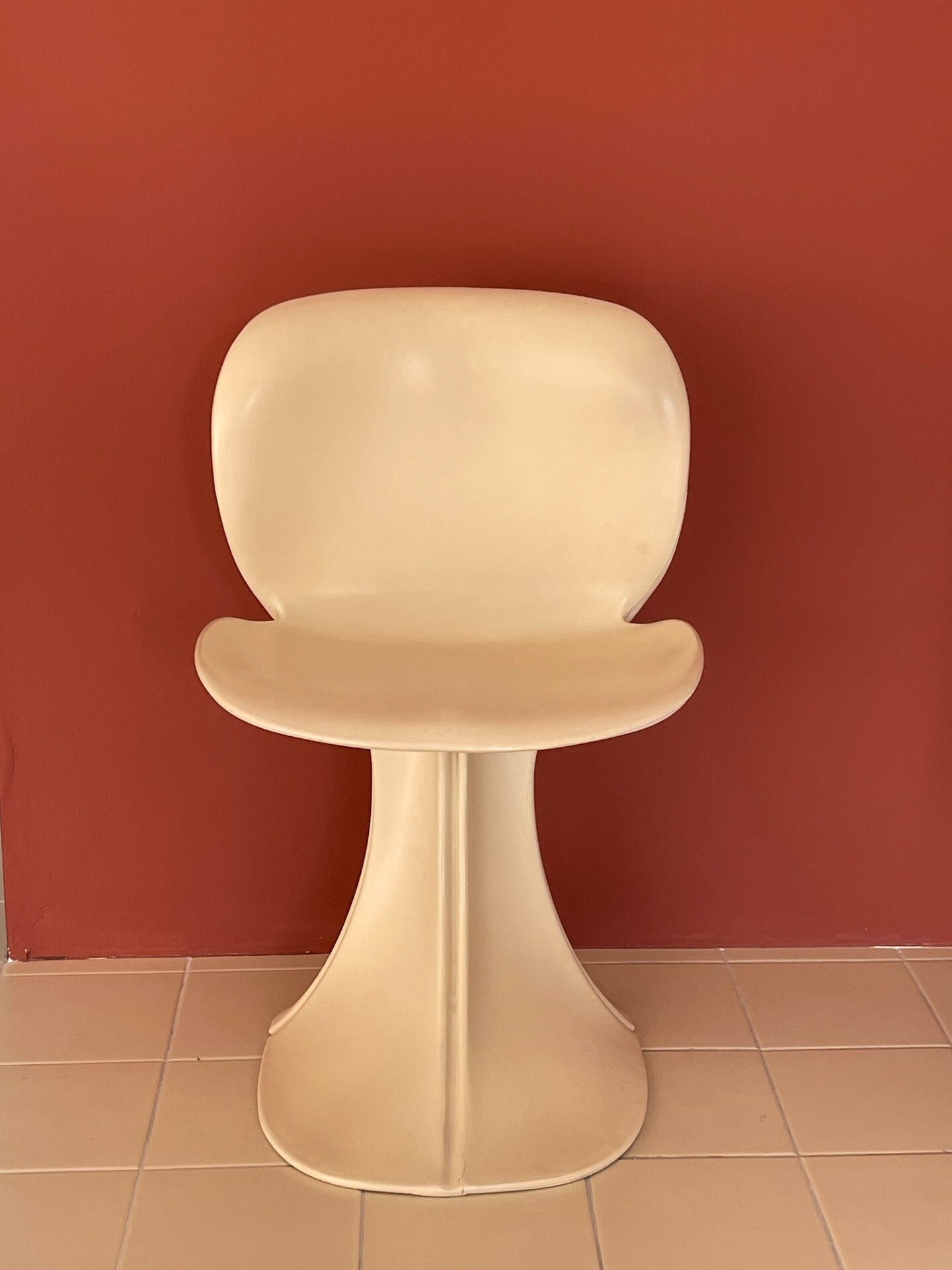 8810 Floral Petal Chair Off-White by Pierre Paulin