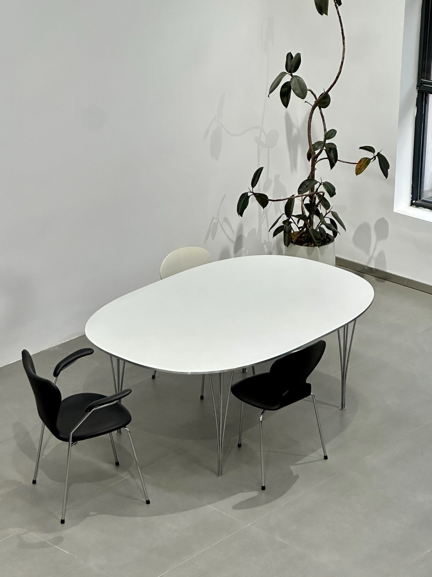 Danish Classic Designer Dining Table by Piet Hein and Bruno Mathsson: Super-Elipse
