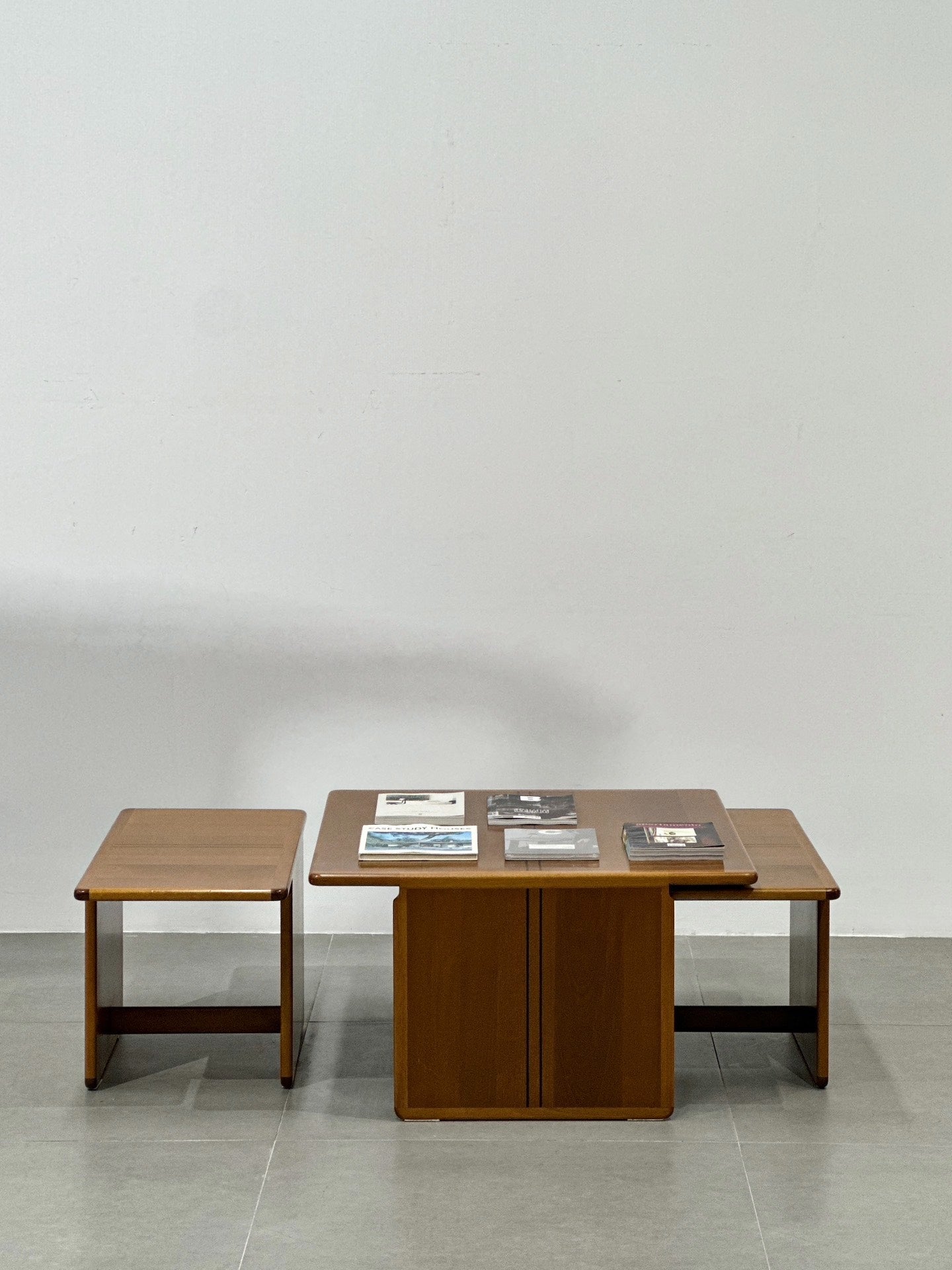 Tobia Scarpa And Afra Scarpa Coffee Table With Side Tables by Maxalto