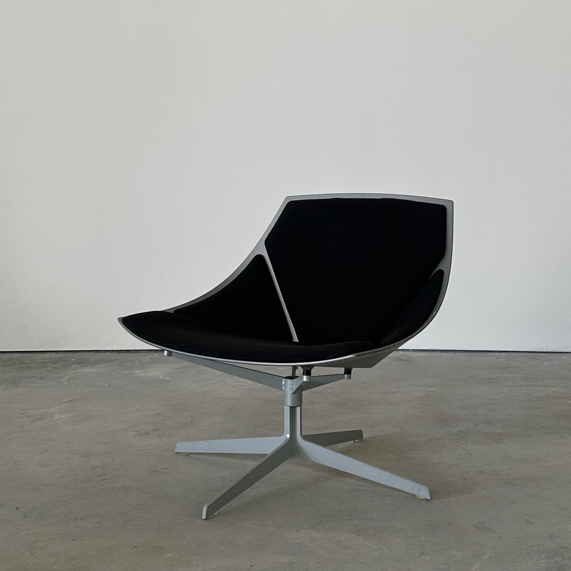 JL10 Space Chair: by Fritz Hansen