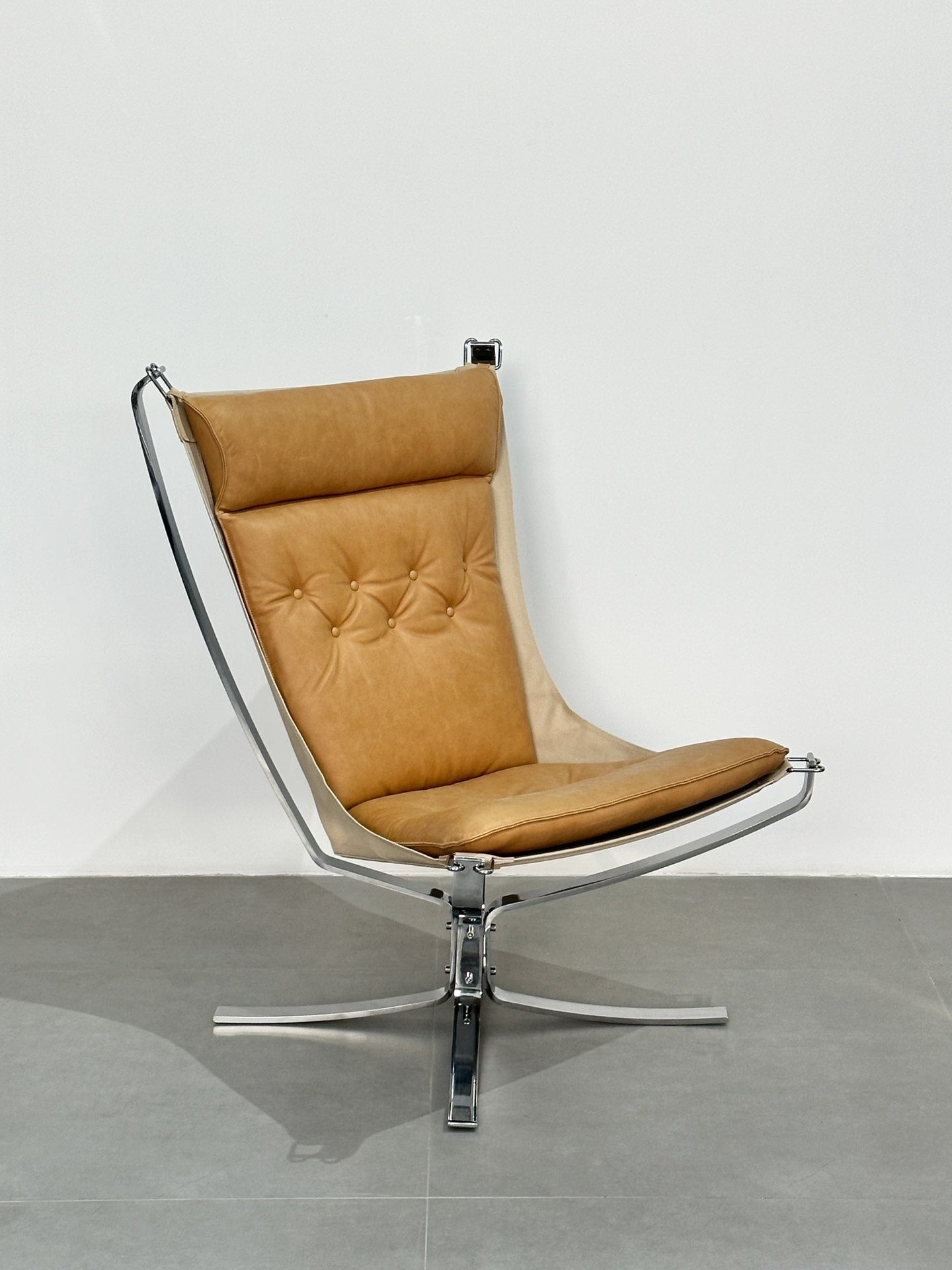 Falcon Chair Classic Metal Frame with Retro Sand Leather and Footrest Complete Set by Sigurd Resell