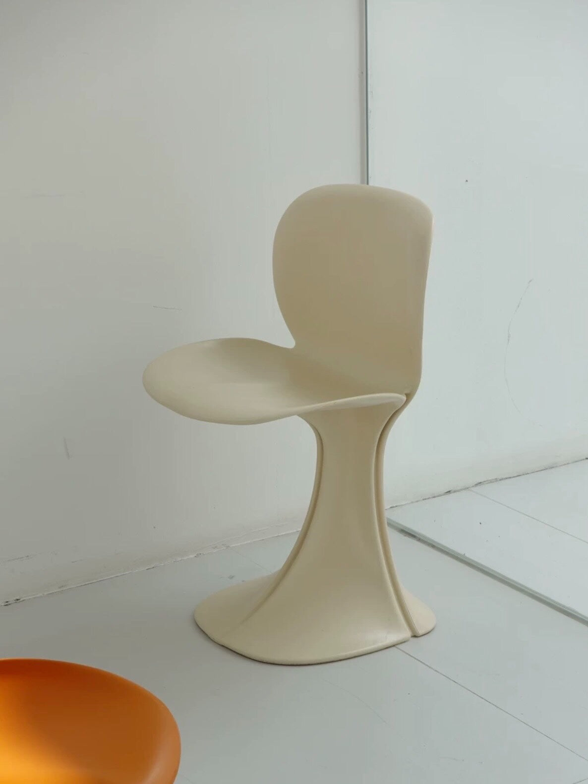 8810 Floral Petal Chair Off-White by Pierre Paulin