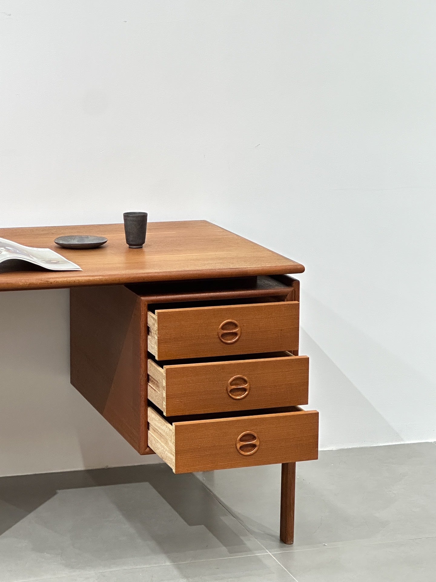 Danish Teak Desk by GV Møbler: 1960s Design