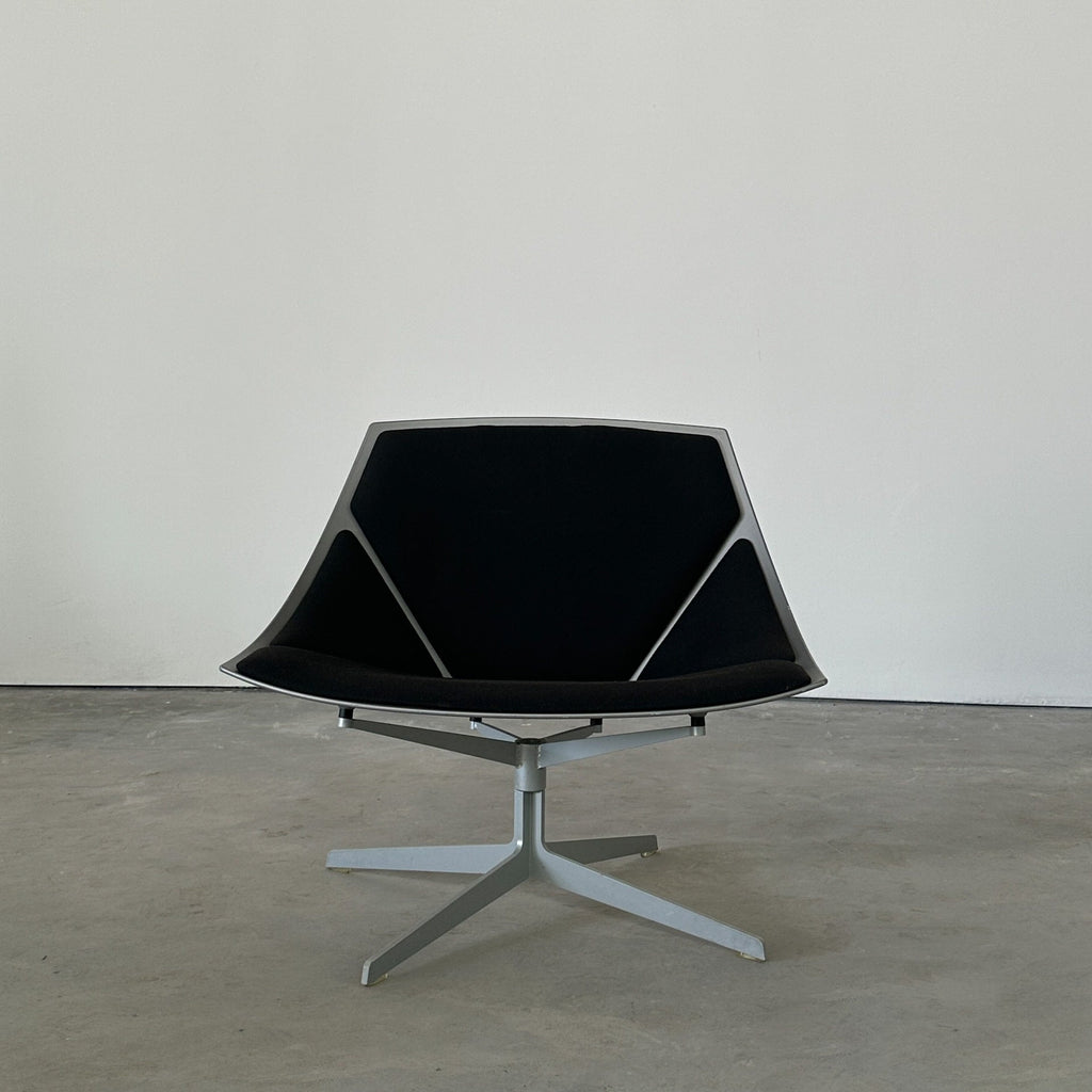 JL10 Space Chair: by Fritz Hansen