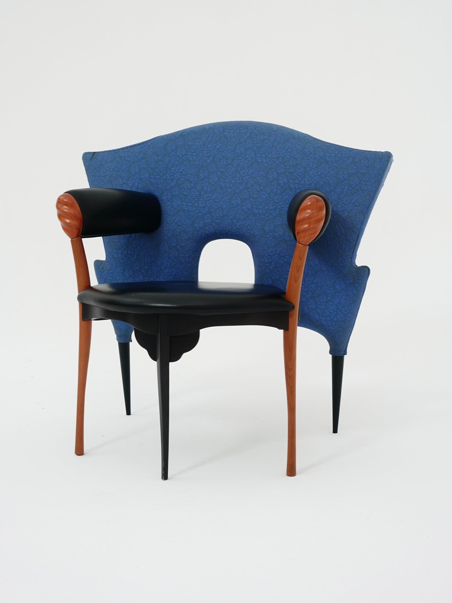Prosim Sedni Chair by Bořek Šípek