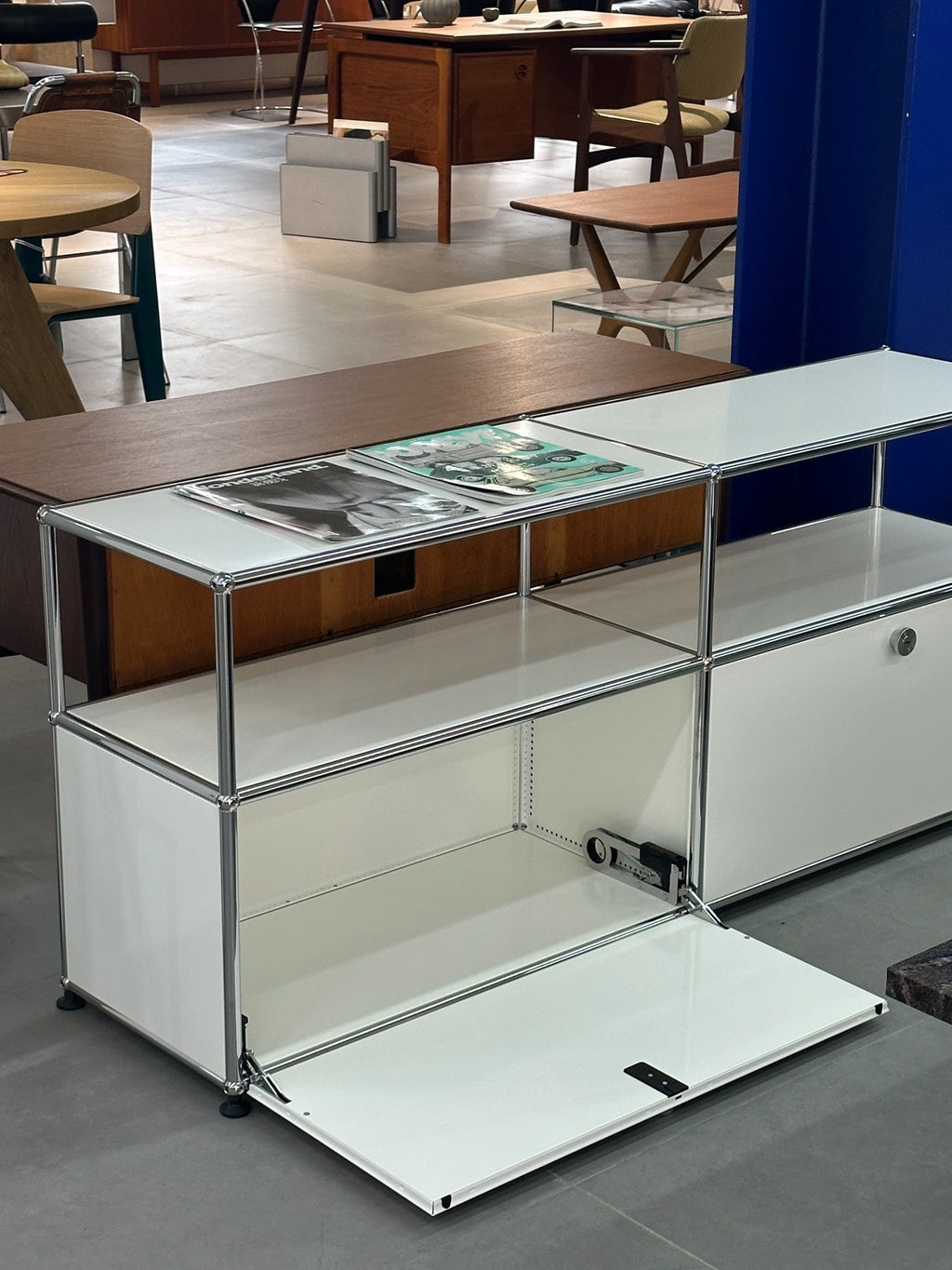 White Genuine USM Side Cabinet: USM SC