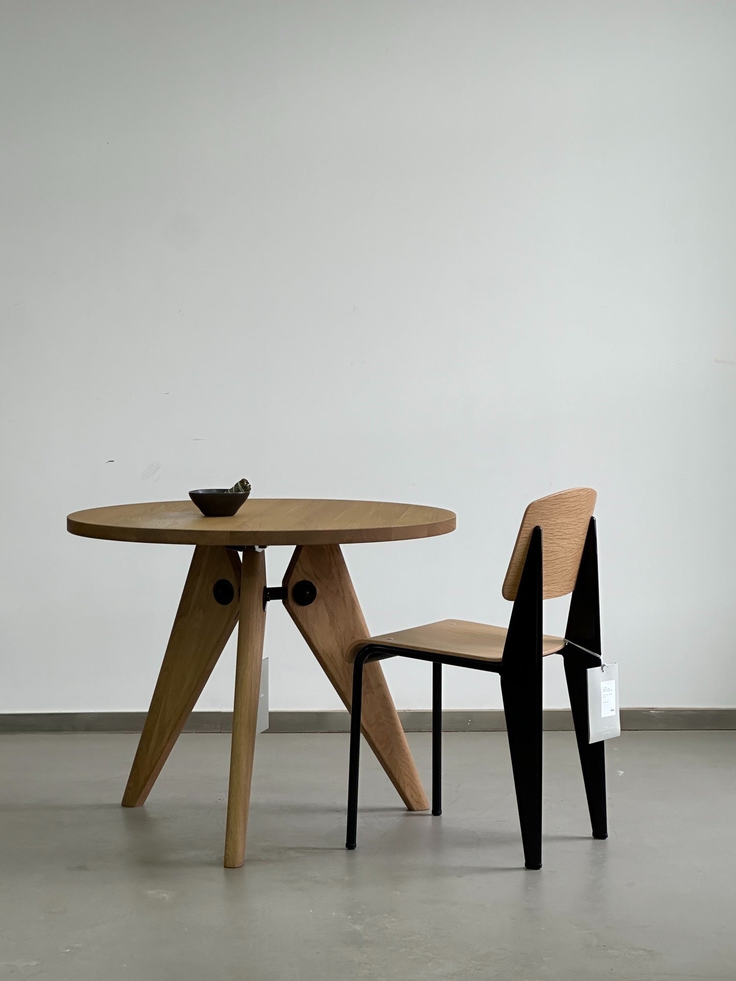 Vitra Gueridon Oak Round Dining Table: VGT by Jean Prouve