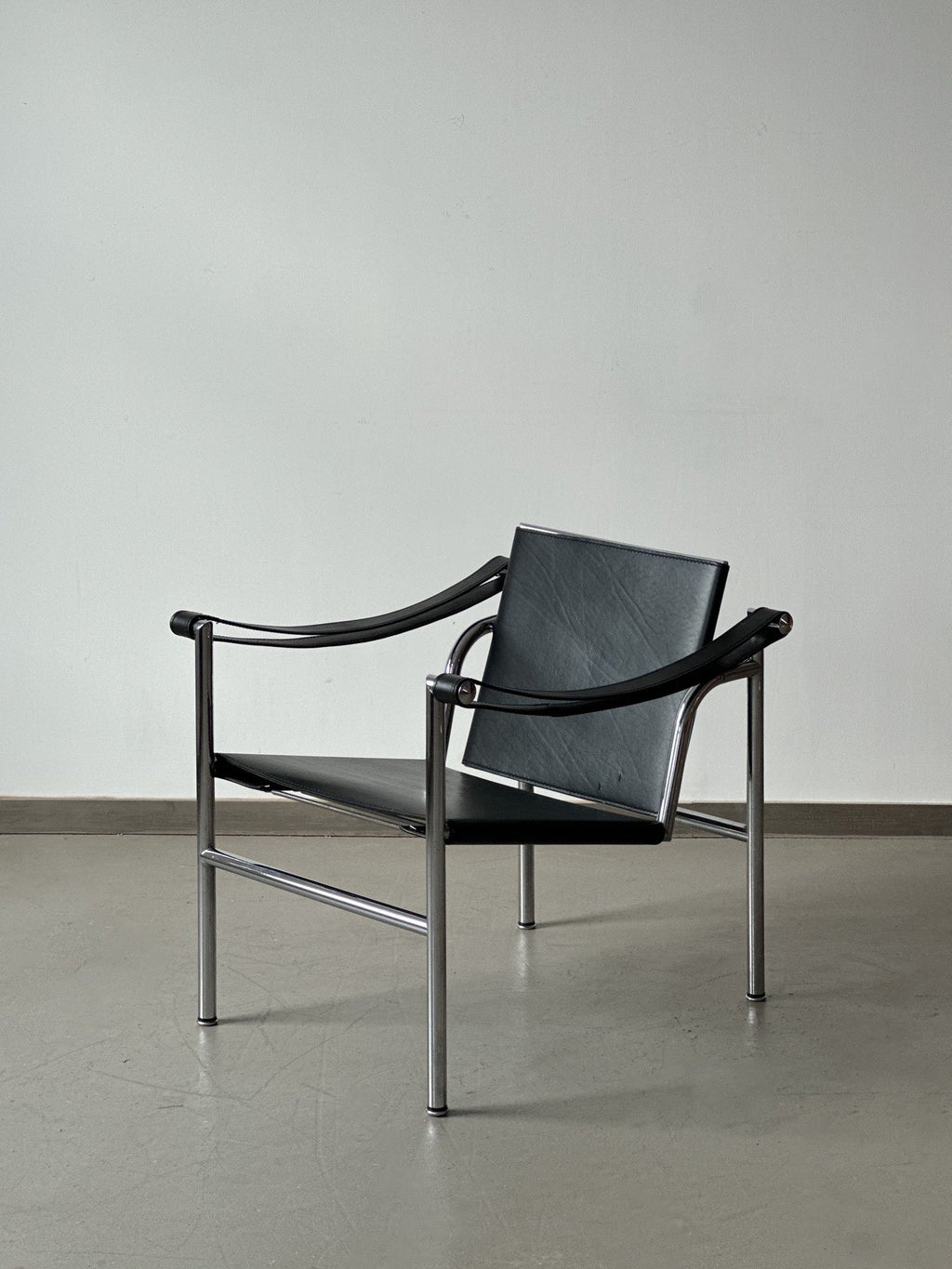 LC1 Armchair by Le Corbusier