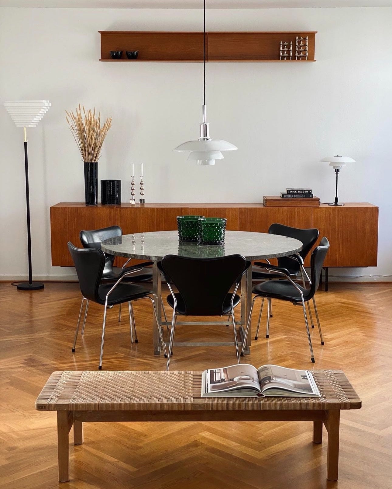 Vintage Danish Classic Designer Armchair No 7 by Arne Jacobsen