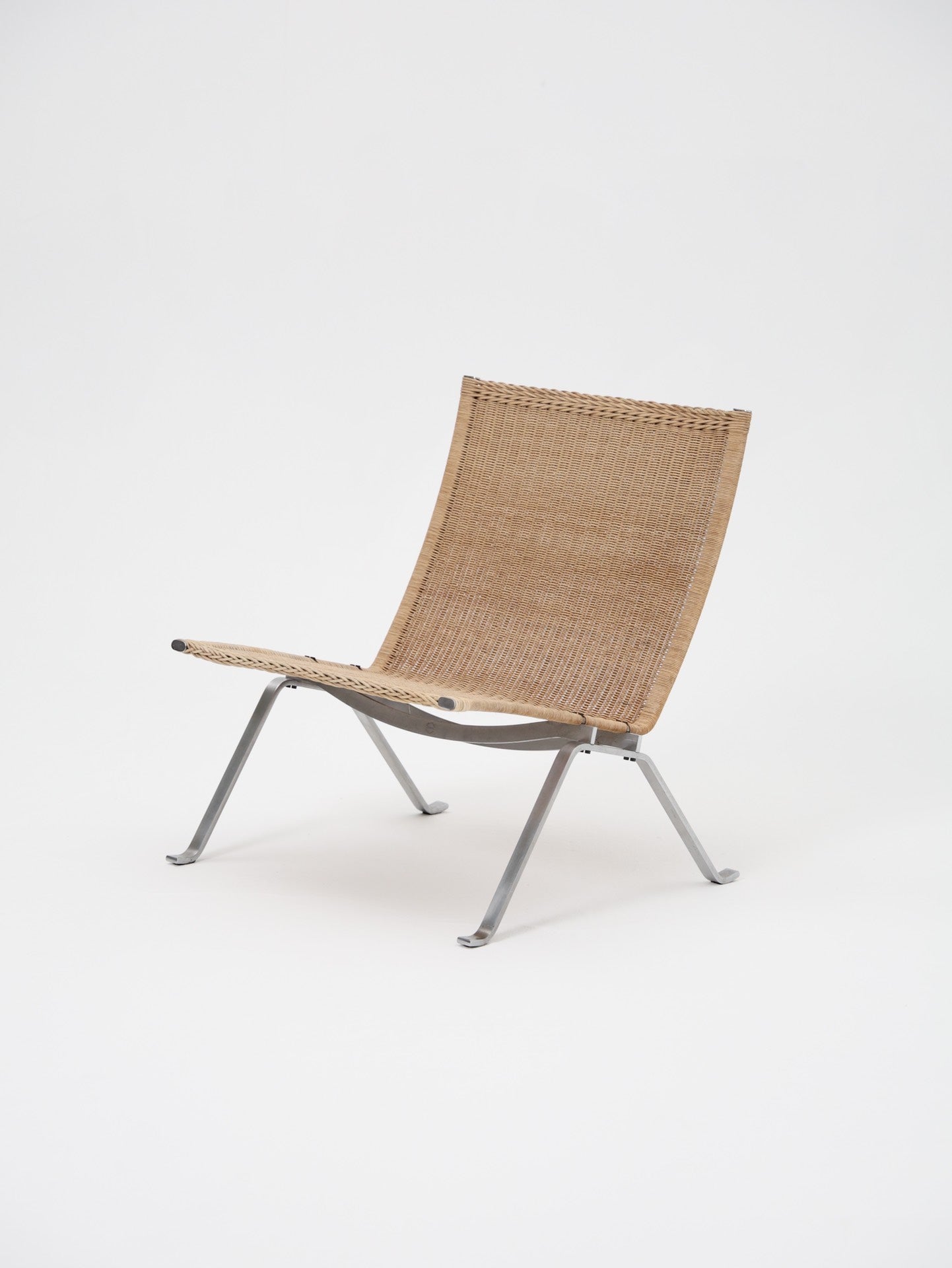 PK22 Leisure Chair by Poul Kjærholm