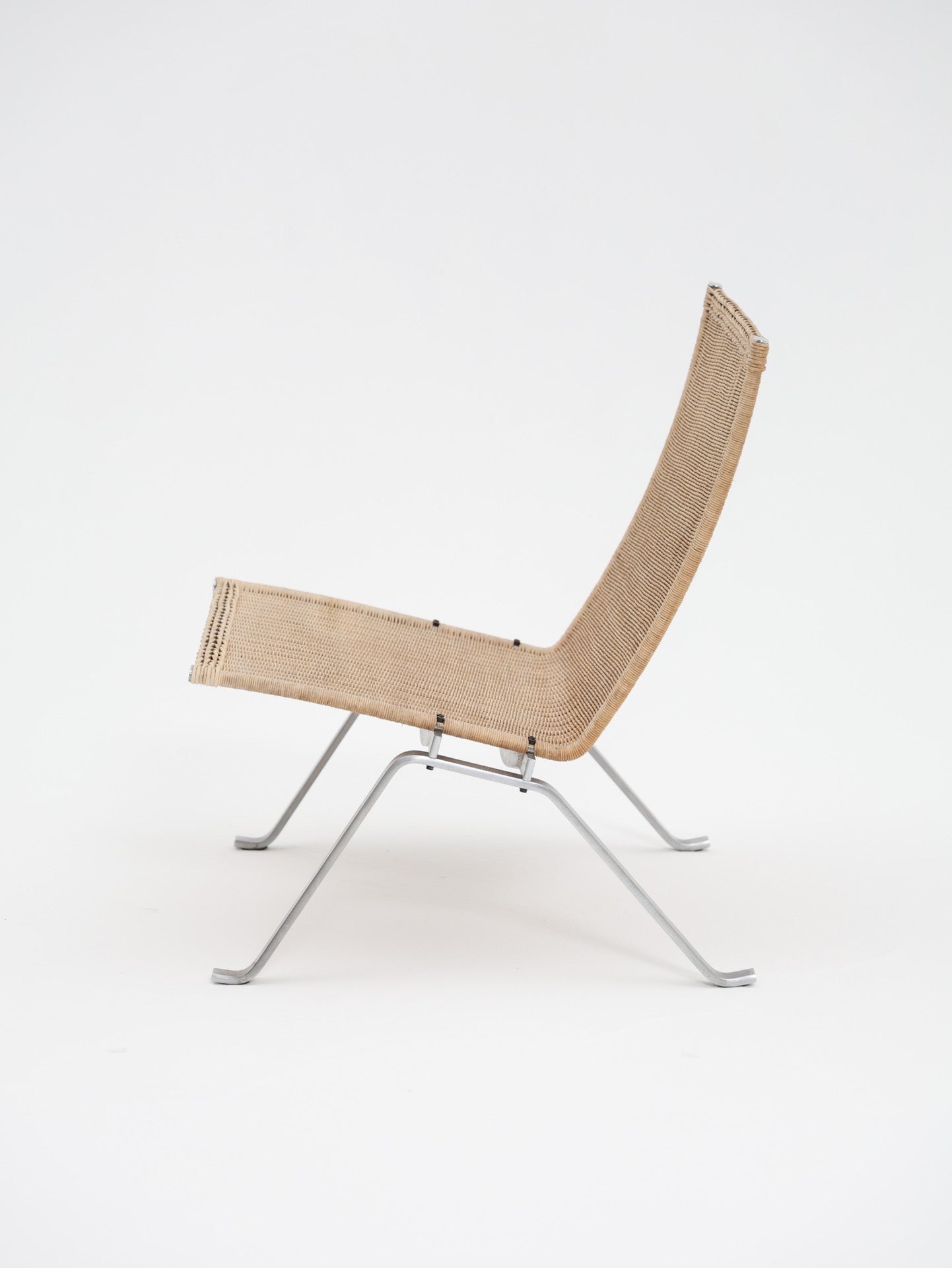 PK22 Leisure Chair by Poul Kjærholm