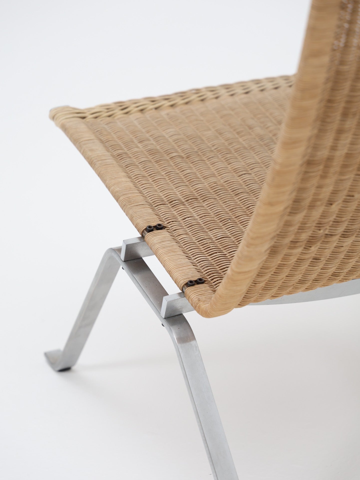 PK22 Leisure Chair by Poul Kjærholm