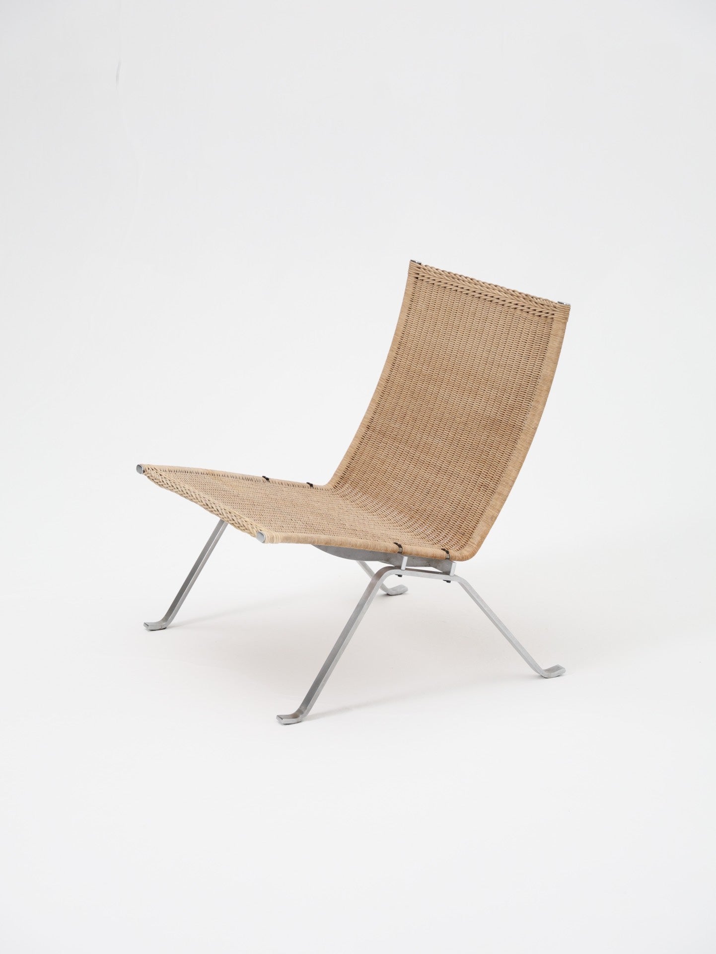 PK22 Leisure Chair by Poul Kjærholm