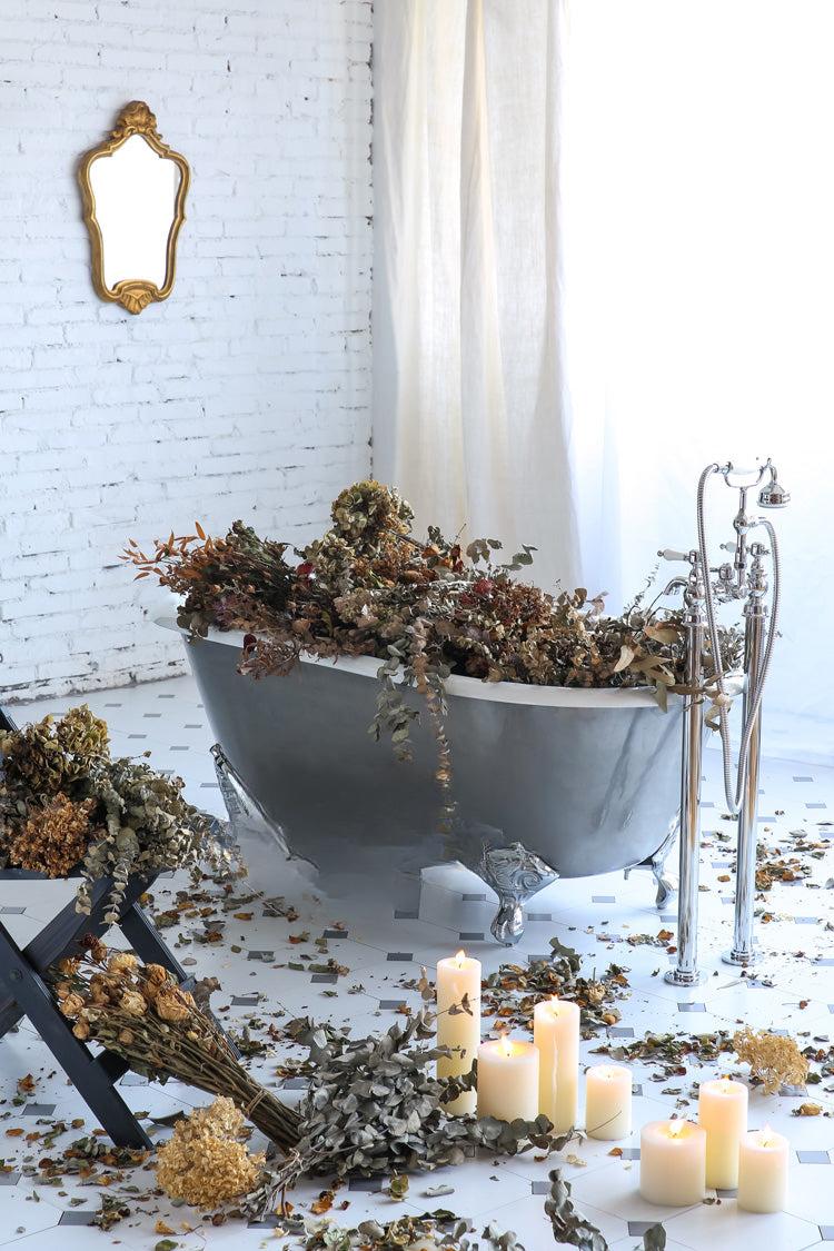 Hebert Polished Cast Iron Chaise Longue Bathtub