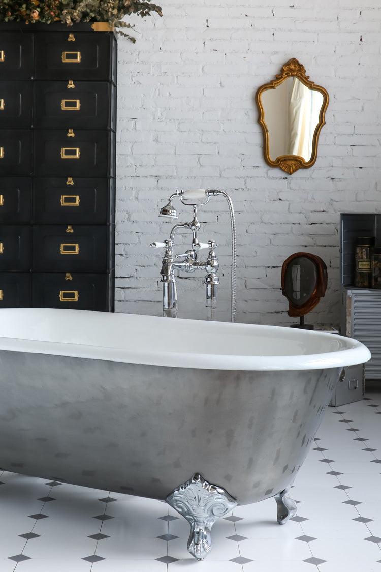 Hebert Polished Cast Iron Chaise Longue Bathtub