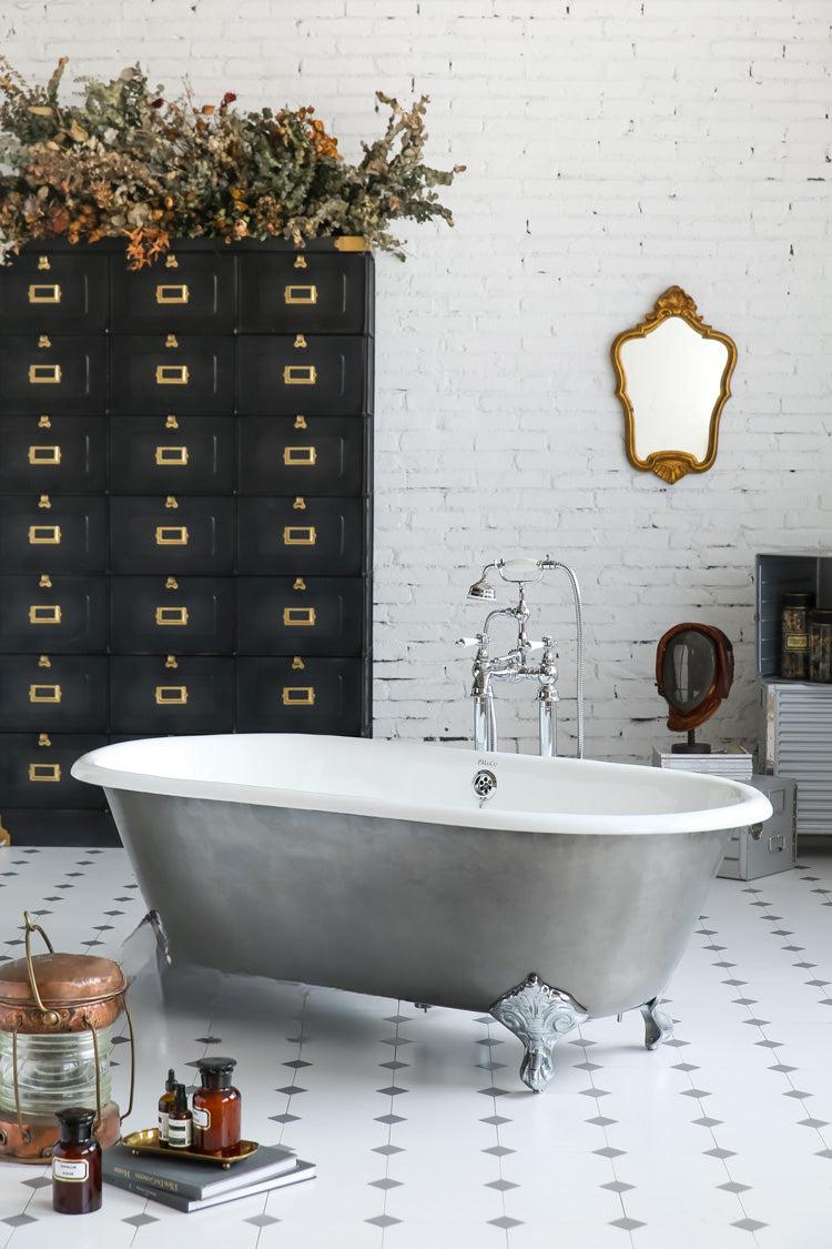Hebert Polished Cast Iron Chaise Longue Bathtub
